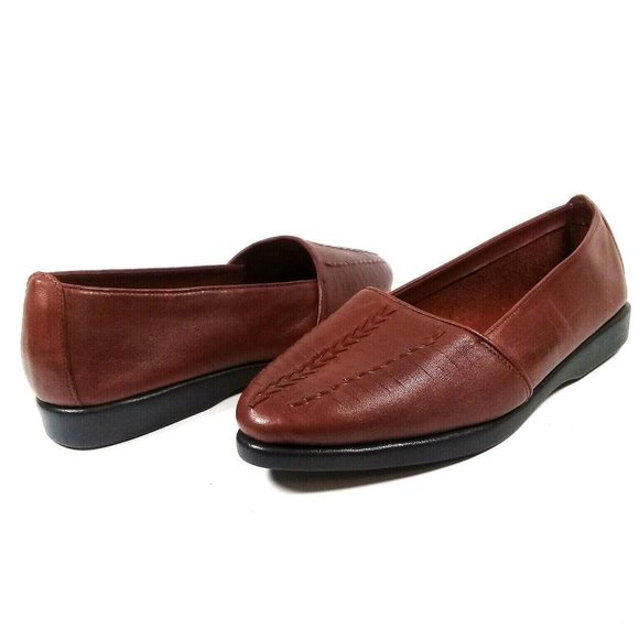 NEW! The Leather Collection Women's Woven Shoes - Picture 8 of 11